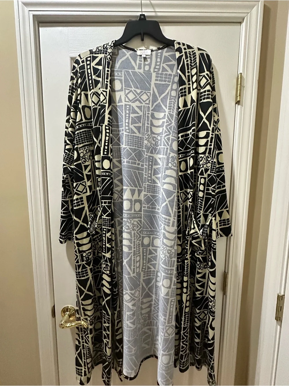 LuLaRoe Black and Cream Geometric Cardigan XL